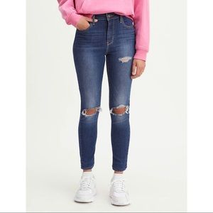 Levi’s 720 High Rise Super Skinny Jeans 💕